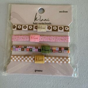 K'lani Hair ties/Wrist Bands set in “Groove” 
So fun!! Pretty and practical 💕